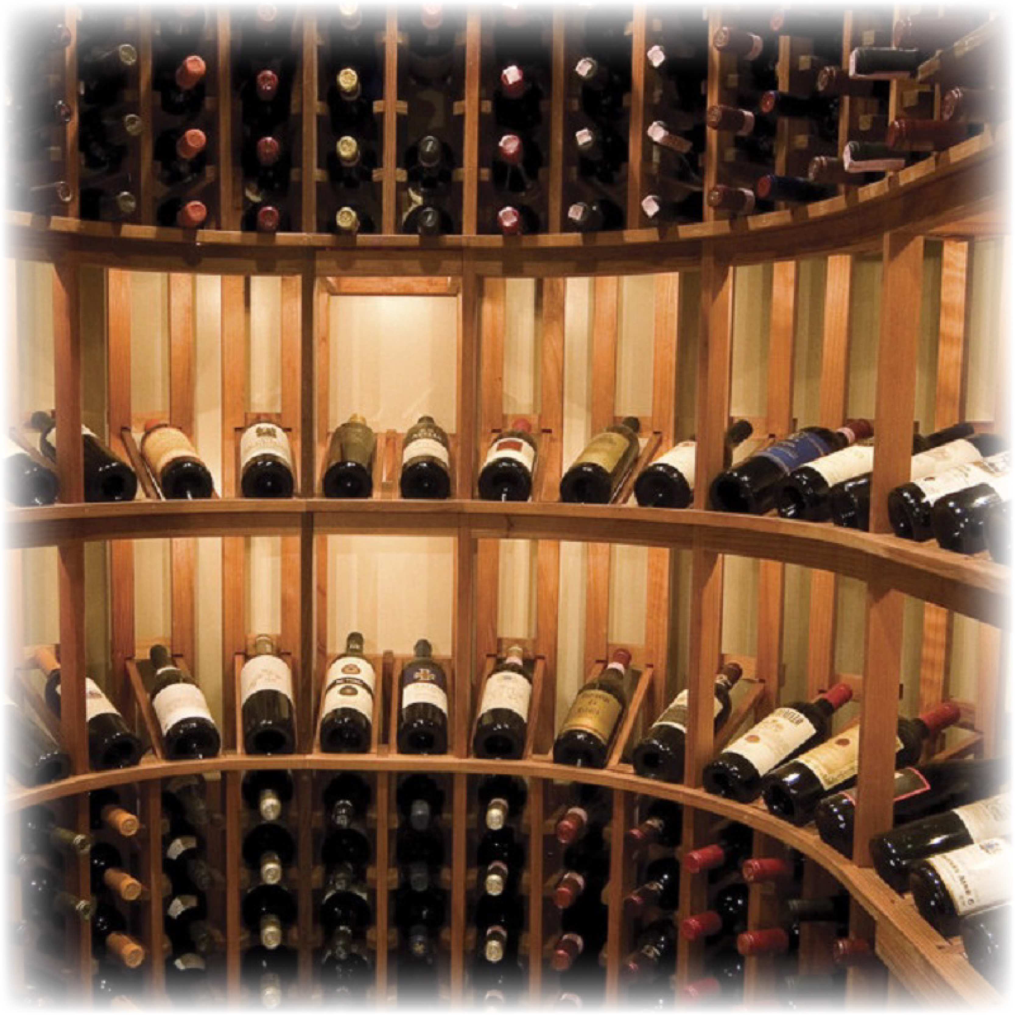 vinos de colección en estanterias